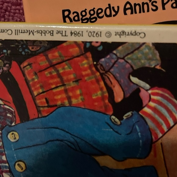 Classic Raggedy Ann and Andy Storybook Set - Picture 9 of 12